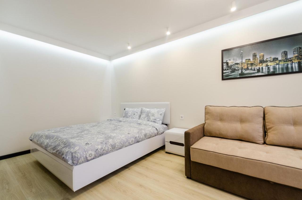 Artal Apartment On Obolonsky Avenue 31 Kyiv Exterior photo